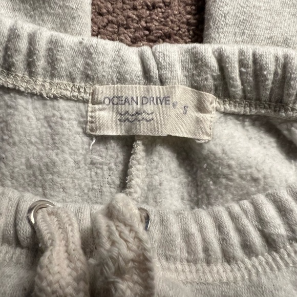 Size small gray sweatpants - Picture 3 of 5